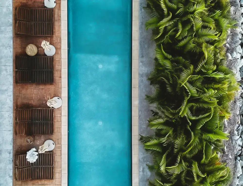 Pool & Beach 04