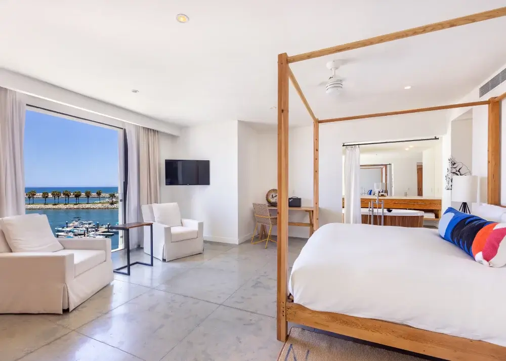 Large 1 Bedroom room image 02