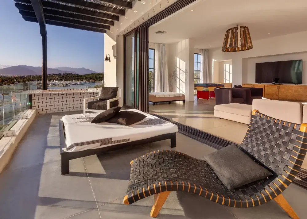 Penthouse room image 02